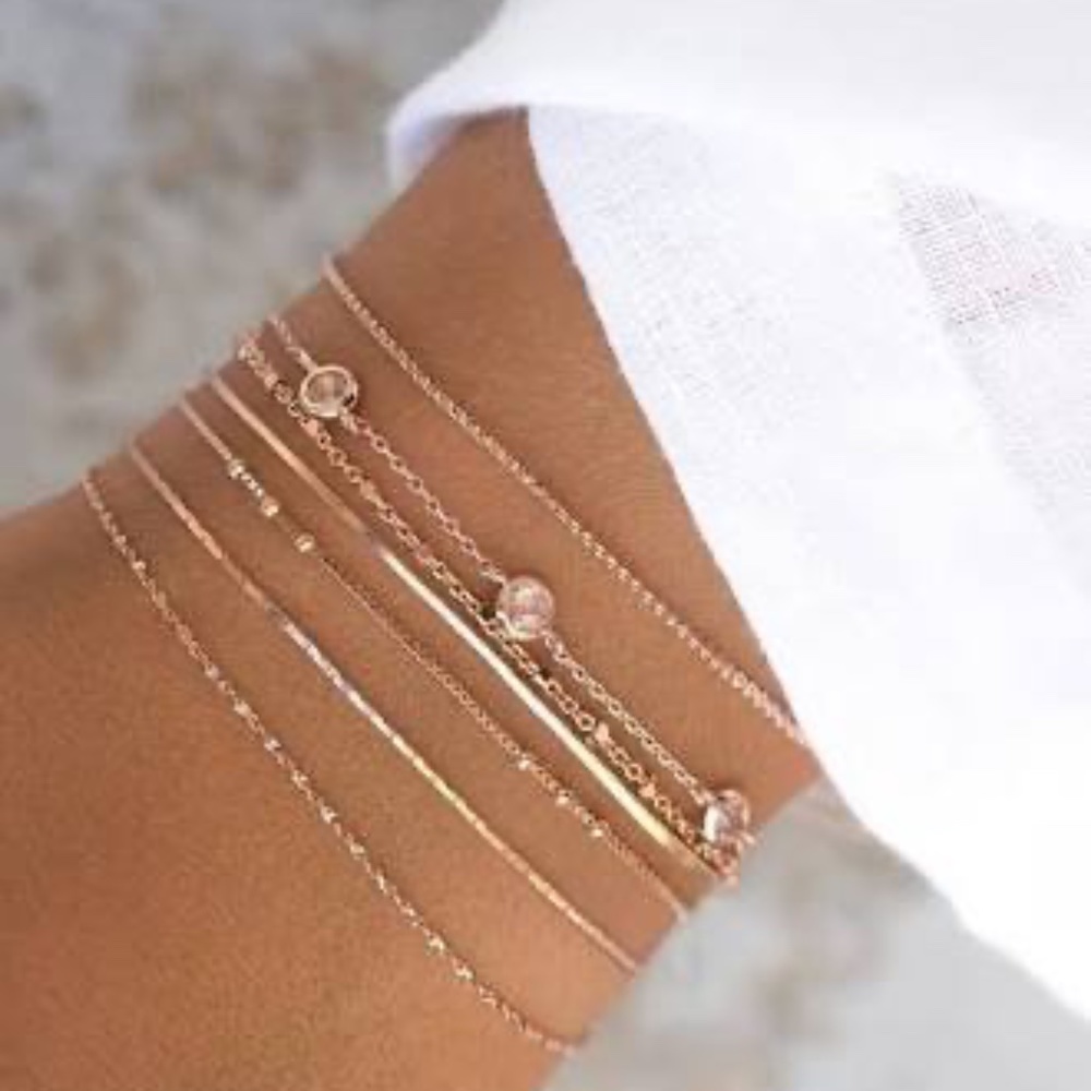 Bracelets come in a set ship the same day $10 obo